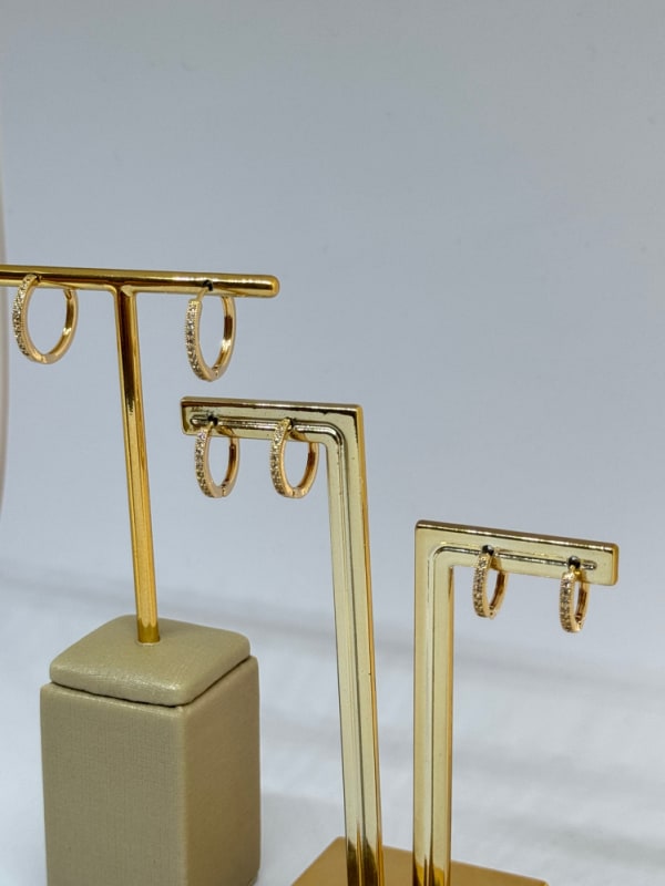 Trios De Argolas Douradas com Fileira de Zircônias