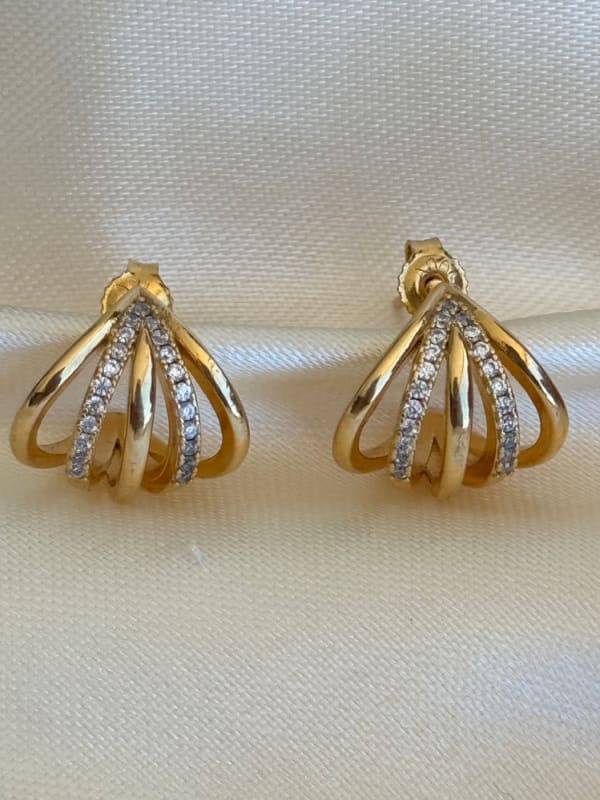 Brinco Leque Dourado com Zircônias