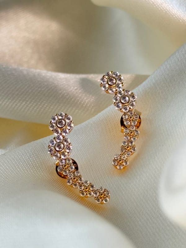 Brinco Ear Cuff Flor de Zircônias